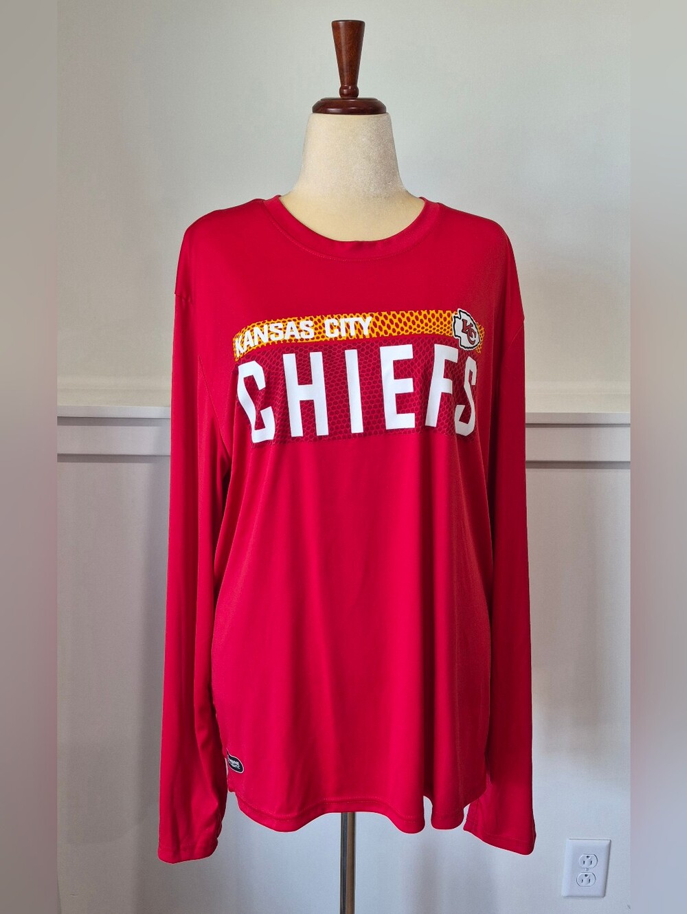 Official NFL Merchandise Size XXL Kansas City Chiefs Long Sleeve Top